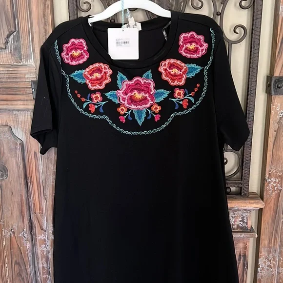 green emerald velvet dress Umgee Women's Casual Style Bohemian Embroidered Short Sleeve Poly Cotton  Dress Tunic (S, Black): Buy Online at Best Price in UAE main image 0